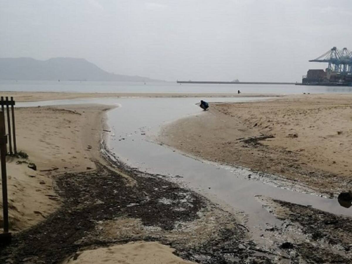 El PSOE lamenta el silencio municipal ante los vertidos en El Rinconcillo