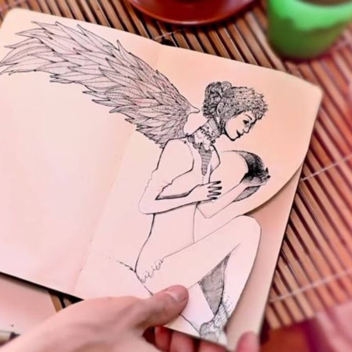 Happip y su segundo cuaderno de dibujo