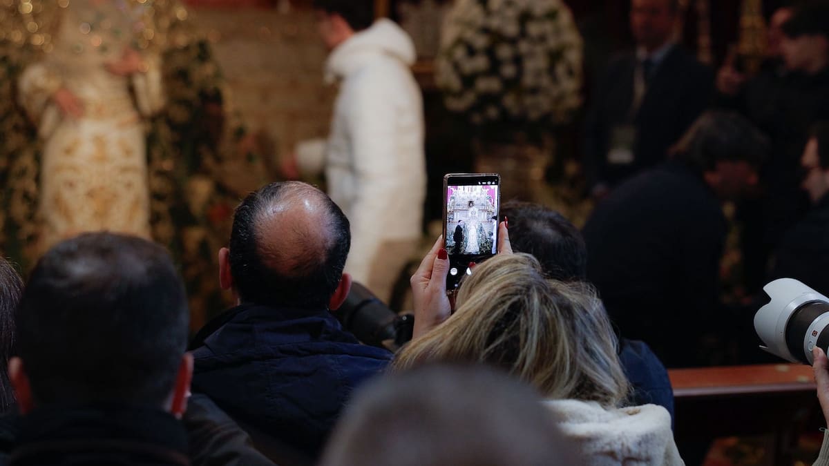 Las cifras del besamanos de la Macarena: 30.000 personas en San Gil y más de 7 millones de impactos en todo el mundo