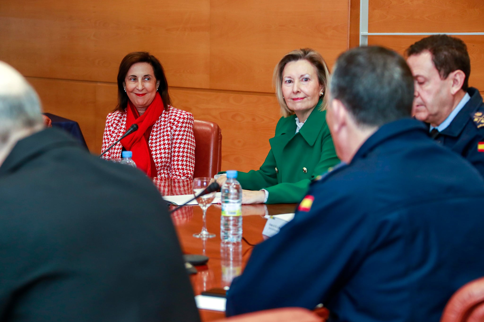 La ministra de defensa, Margarita Robles, asiste a una reunión en el INTA para conocer los avances del CETEDEX en Jaén