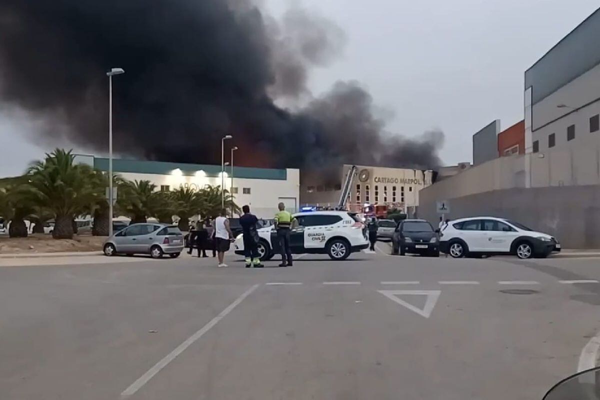 Incendio en una nave del Polígono Cabezo Beaza