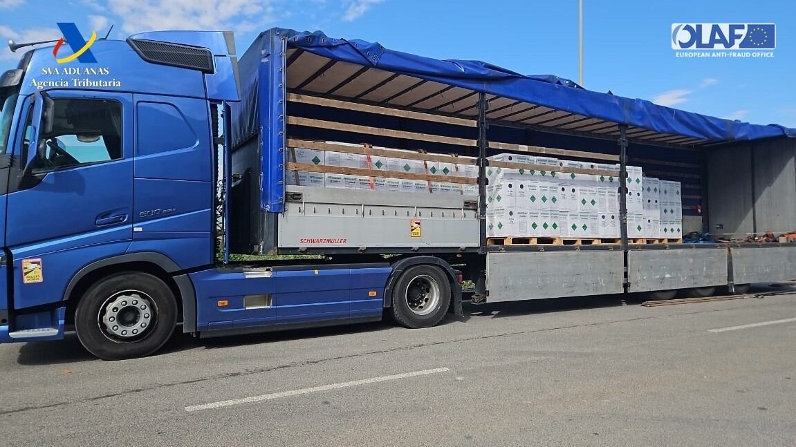 Camión interceptado en San Isidro (Alicante) por la Agencia Tributaria con gas de contrabando