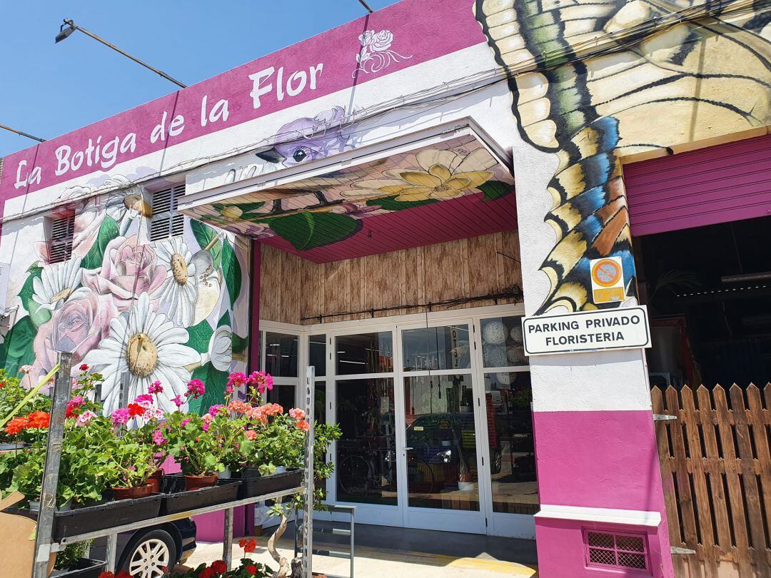 Establecimiento de La Botiga de la Flor en la avenida Hermanos Bou de Castelló