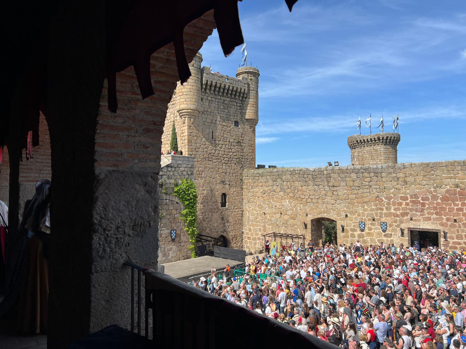 El castillo de Oropesa durante el espectáculo teatral &quot;El rescate de la Princesa&quot;. Jornadas Medievales 2024.