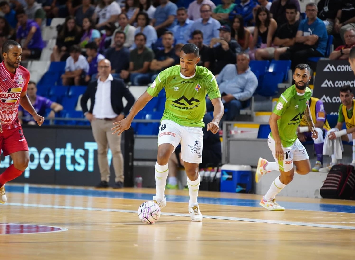 Higor durante un partido con la casaca balear