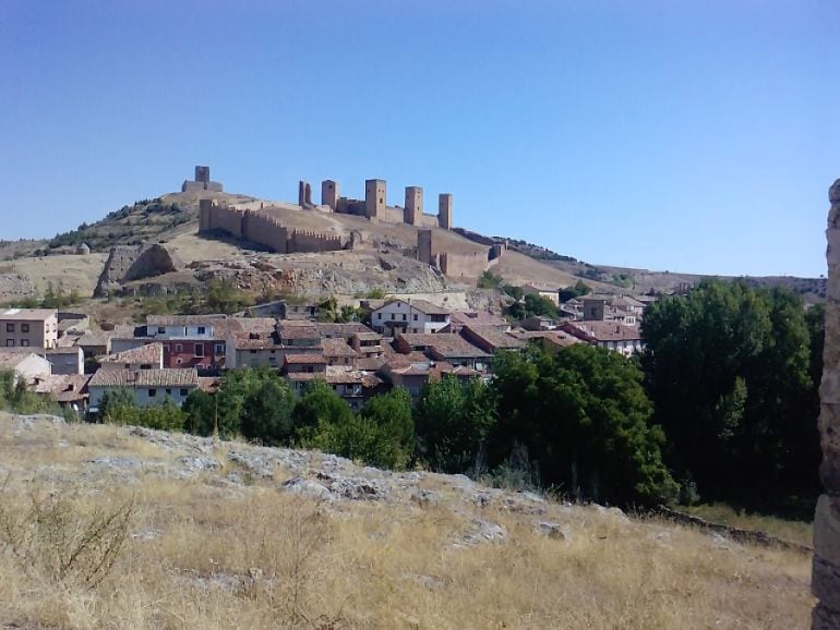 Fotografía tomada desde el terreno donde se va a construir el Parador