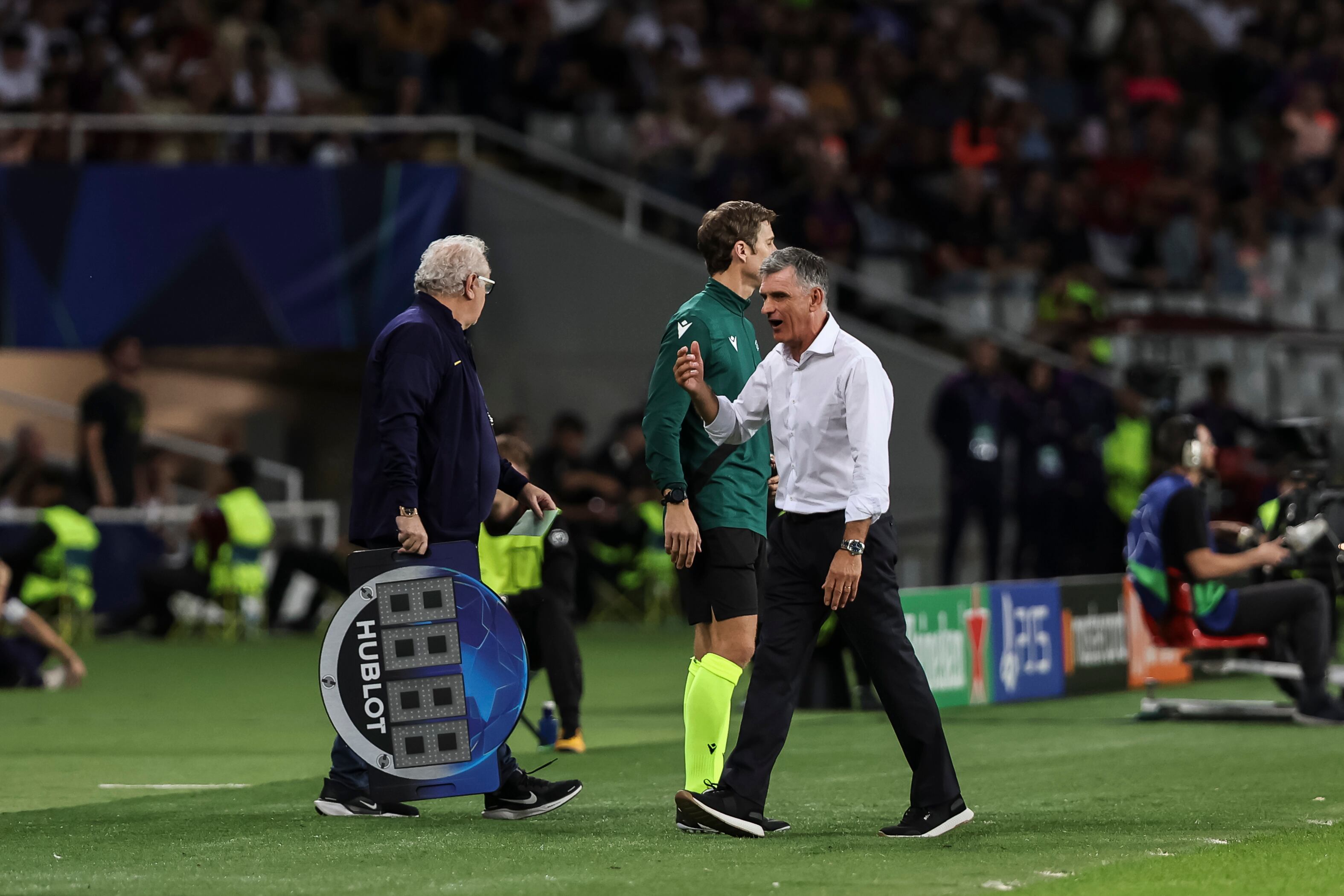 Mendilibar durante el partido frente al Barcelona. (Photo By Javier Borrego/Europa Press via Getty Images)