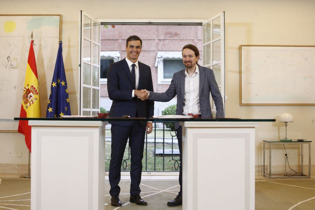 Pedro Sánchez i Pablo Iglesias signen l'acord de Pressupostos Generals de l'Estat  