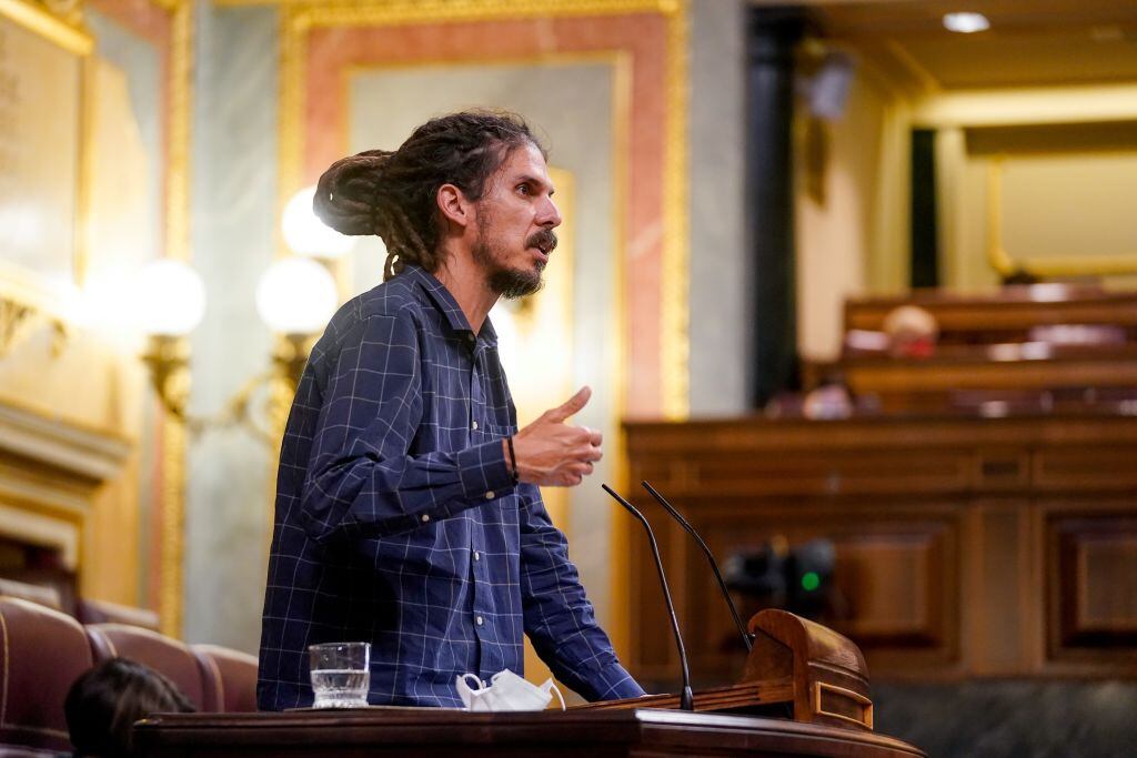 El entonces diputado de Podemos y exsecretario de Organización del partido morado, Alberto Rodríguez, en una imagen de archivo durante su etapa en el Grupo Parlamentario de Unidas Podemos en el Congreso.