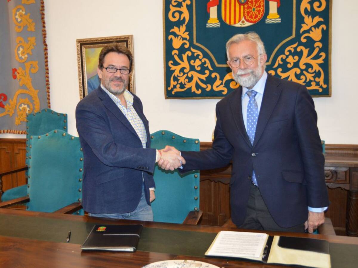 Convenio Ayuntamiento y Junta de Cofradías