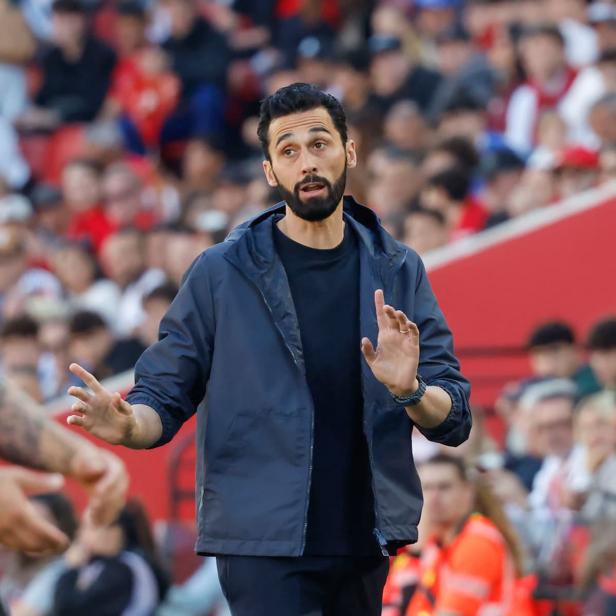 La paradoja a la que se enfrenta Arbeloa en el peor momento posible: tiene que tomar una decisión crítica contra el Bayern