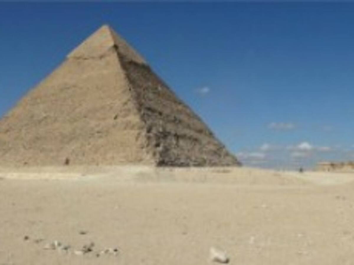 SER Historia: 'El hombre teme al tiempo, pero el tiempo teme a las Pirámides'. Proverbio árabe