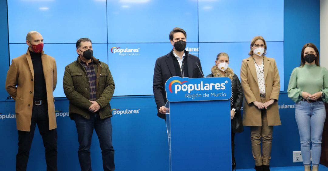 El PP de Molina ofrece sus concejales a Conesa