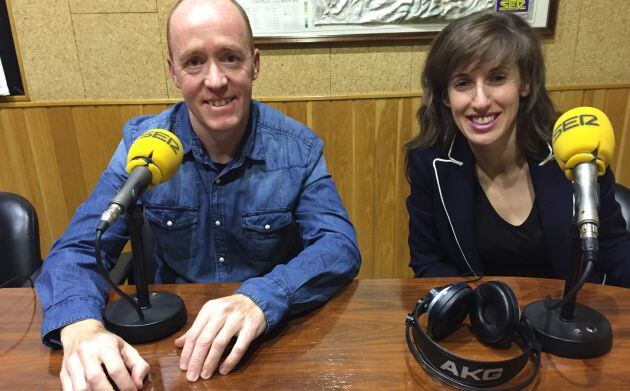 César Canales y Beatriz Hernández en el estudio de SER Cuenca.