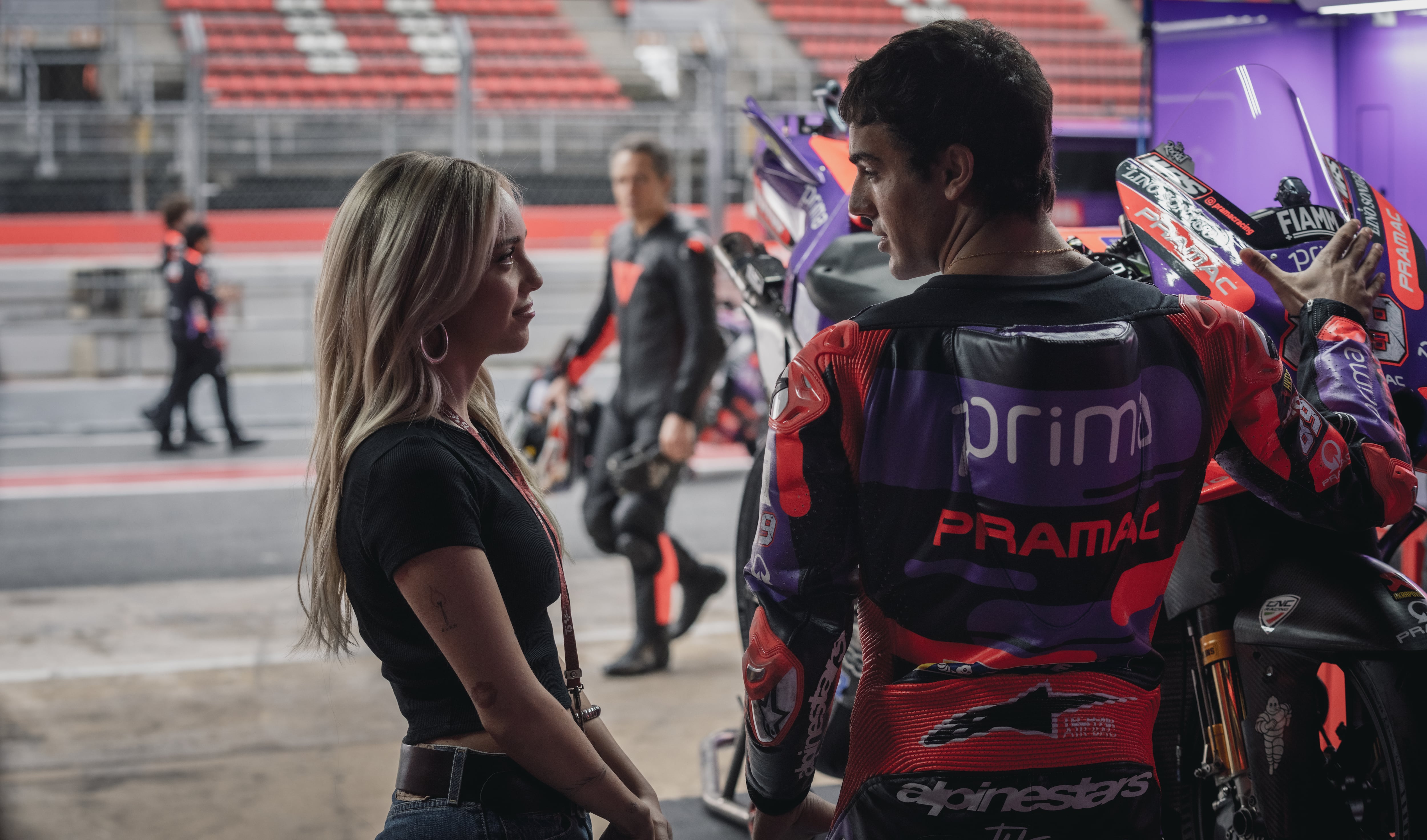 Óscar Casas y Ana Mena en 'Ídolos' / WARNER BROSS