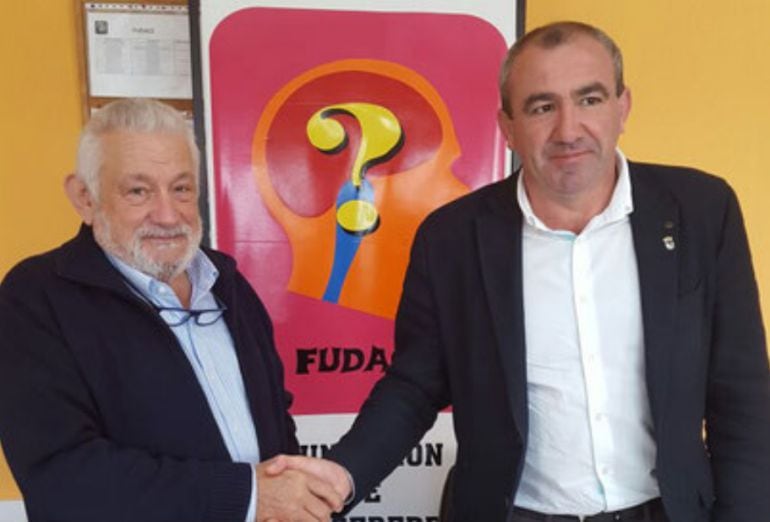 El presidente de Fudace, Luís Abelleira (izda.) y el de la Diputación de Lugo, Darío Campos (der.)