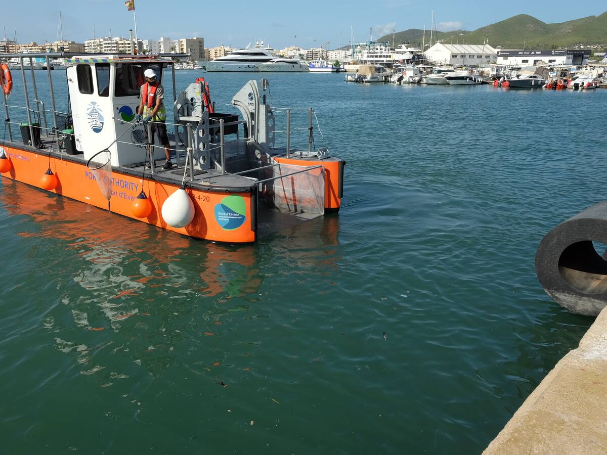 El 19% de los residuos que llegan al Puerto de Ibiza proceden de las depuradoras