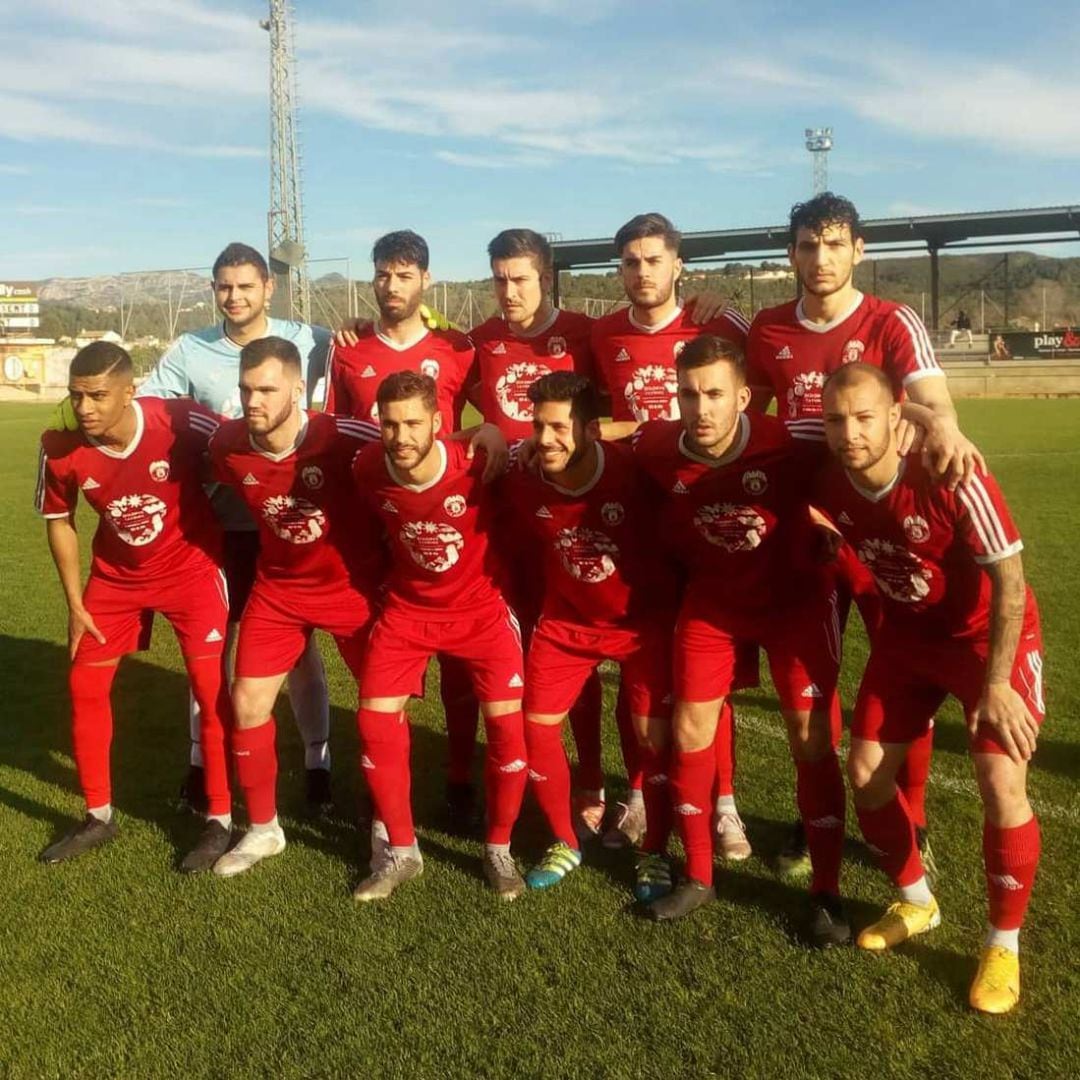 Once inicial de la UE Tavernes frente al Carcaixent