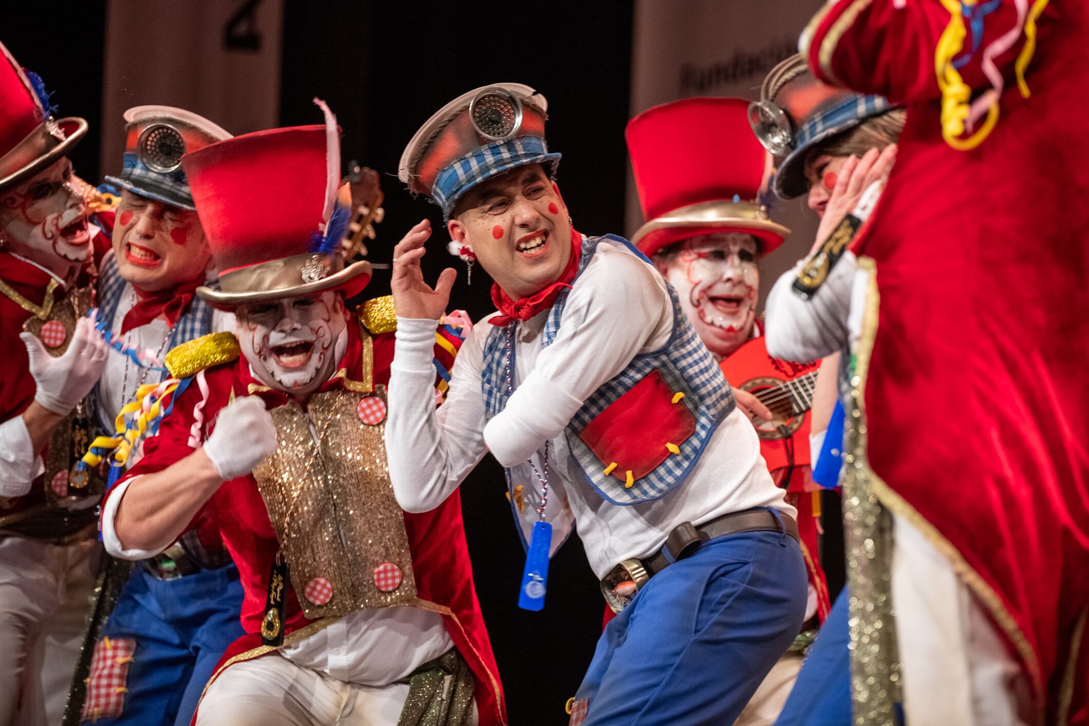 La chirigota de Molina y Melli &#039;Los pimpinela de la plaza Fragela&#039;.