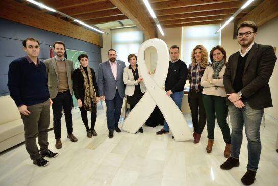 Equipo de delegados de la Junta de Andalucía en Granada, contra la violencia de género