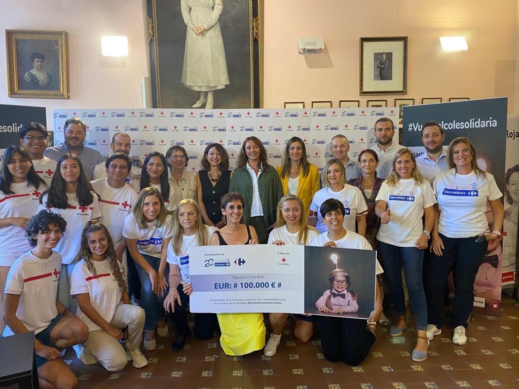 Presentan la nueva campaña &quot;Vuelta al cole solidaria&quot; en la sede de Cruz Roja Zaragoza