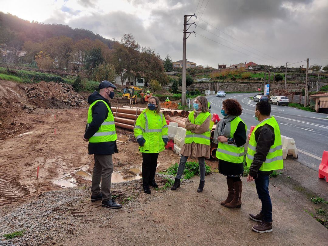 La Conselleira Ethel Vázquez visita las obras en Lapamán 