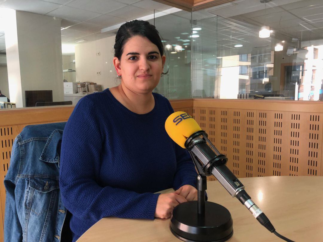 Núria Palomar, de Guanyem Girona, als estudis de Ràdio Girona