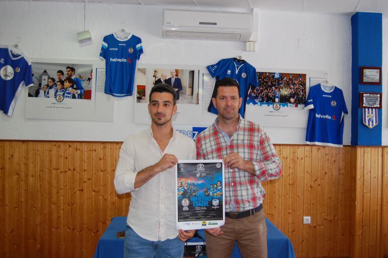 Jesús Viloita y Manuel Pérez presentando el cartel del partido