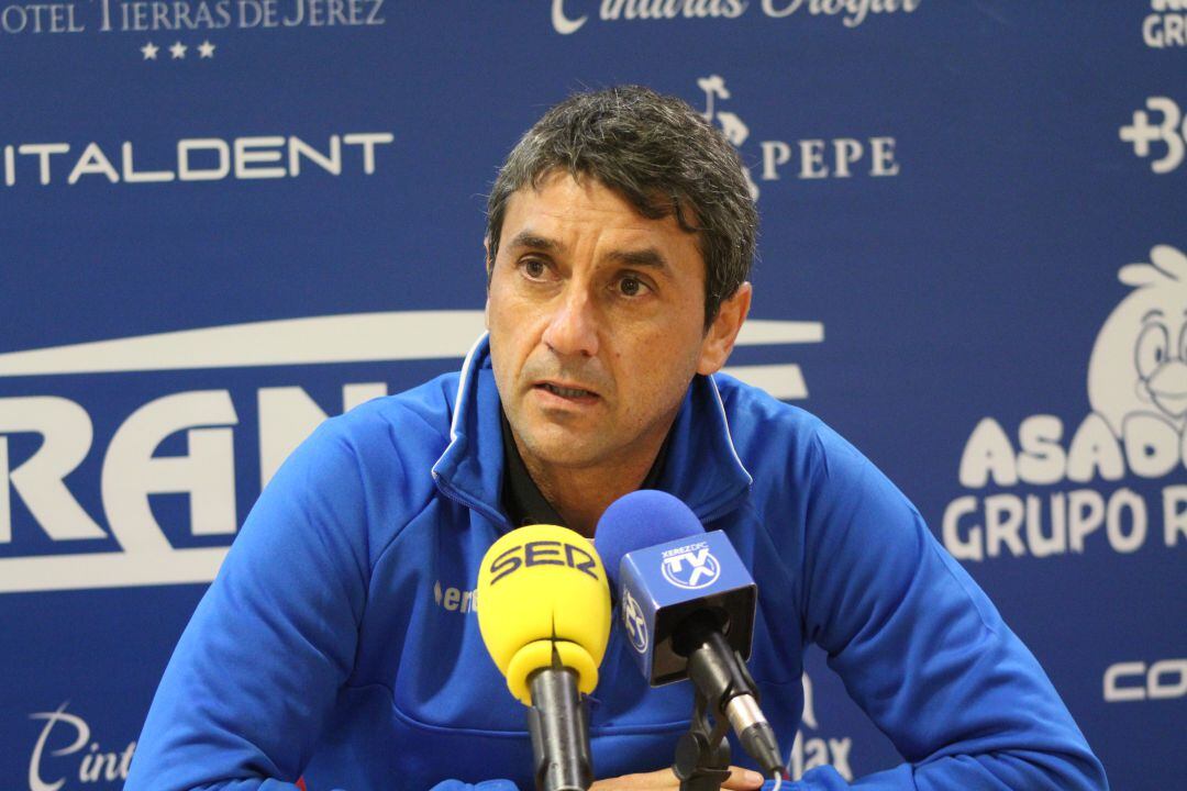 Pepe Masegosa durante la rueda de prensa del miércoles en Chapín