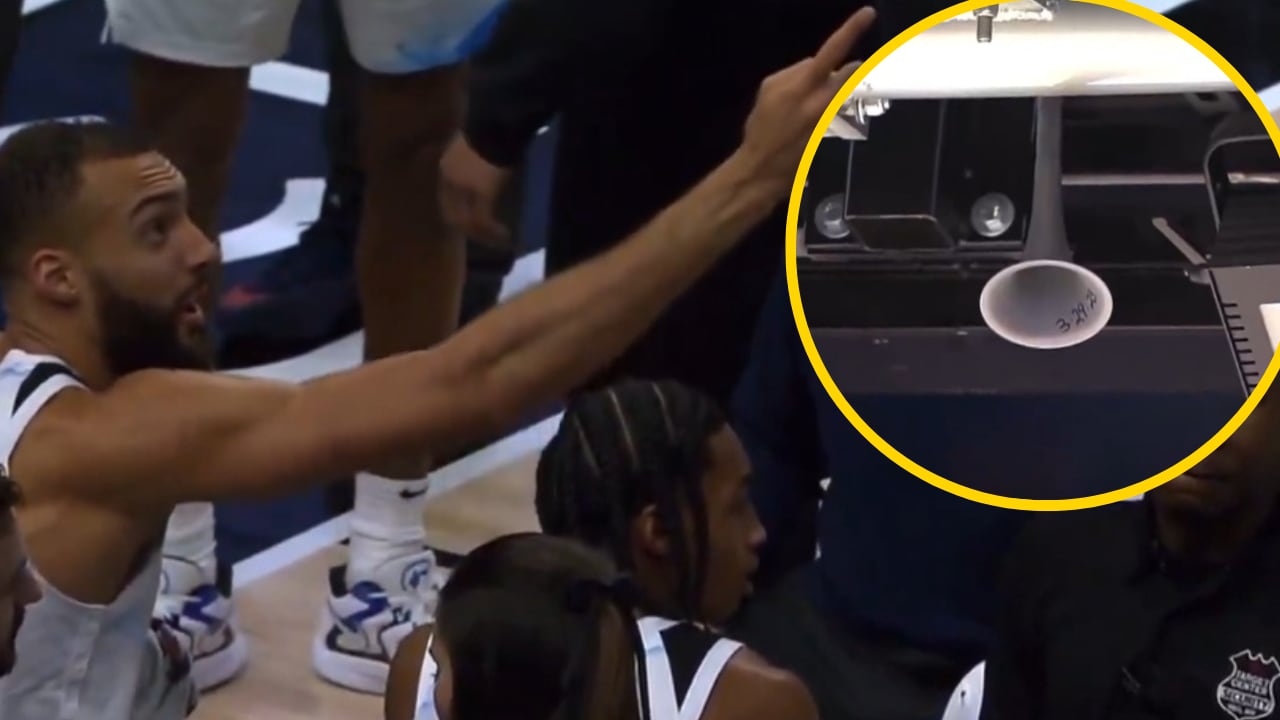 Una pieza de un videomarcador cae a escasos centímetros de Rudy Gobert