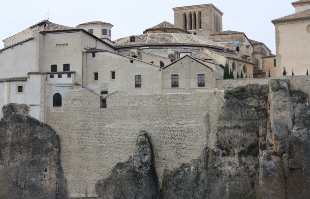 Paños de la muralla trasera de la Catedral que han sido restaurados