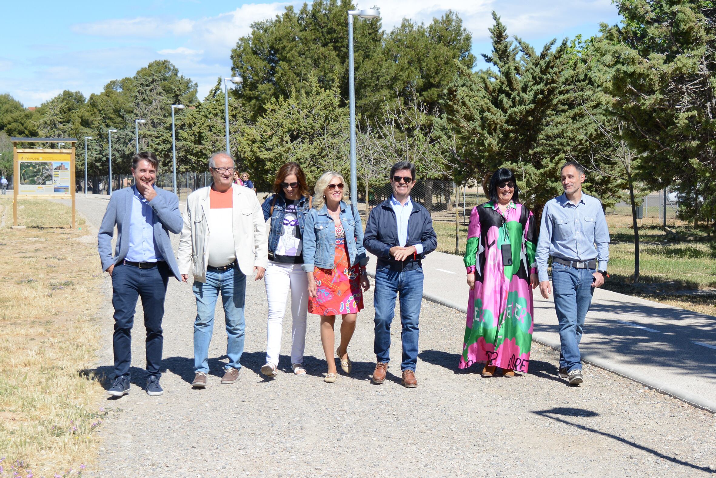 Representantes del PSOE en la vía verde