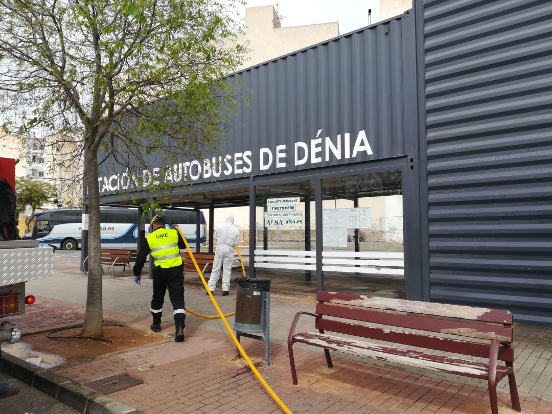 Trabajos de desinfección durante el estado de alarma, en Dénia.