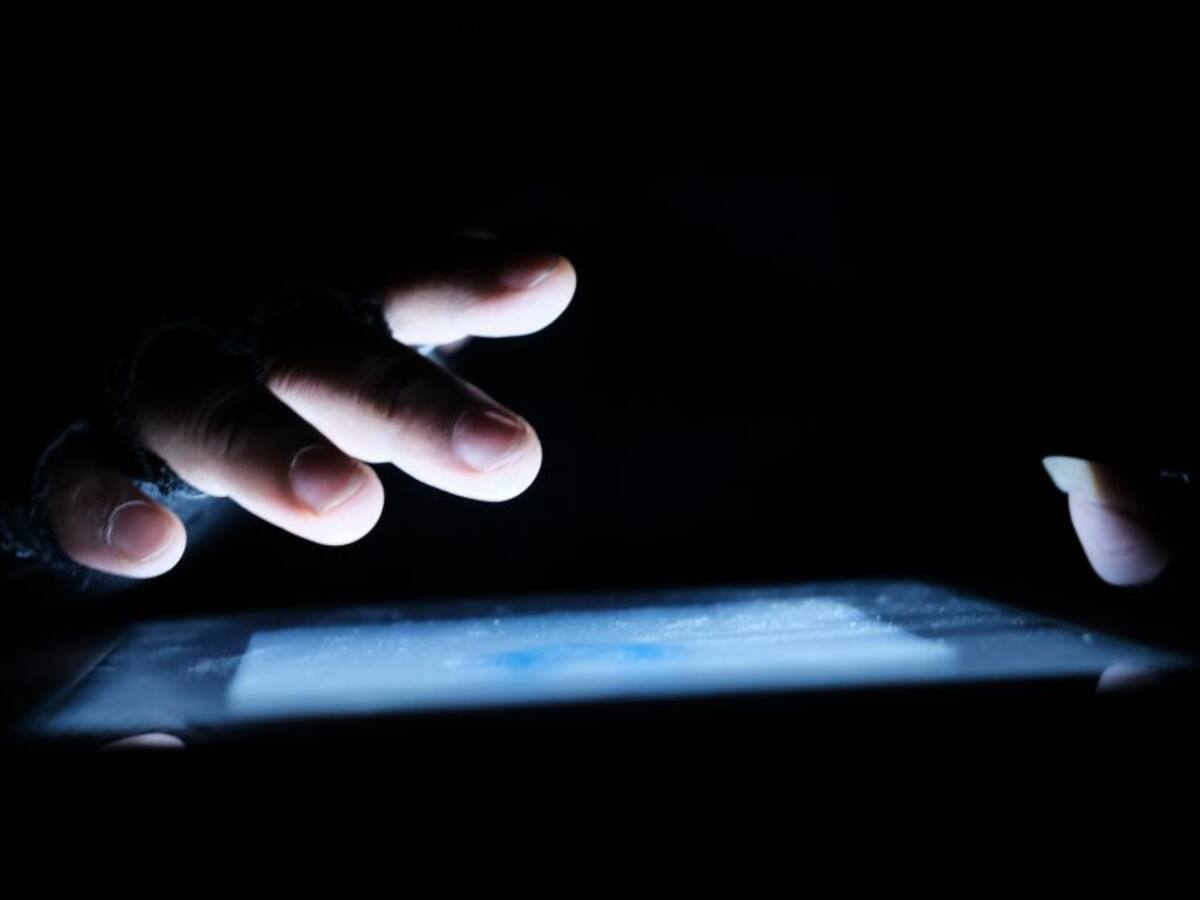 Detenido un joven por agredir a su pareja para controlarle el móvil