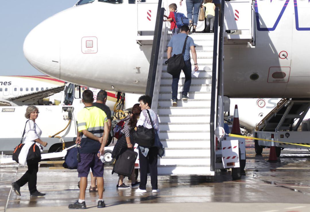 Pasajeros en el aeropuerto de Castellón