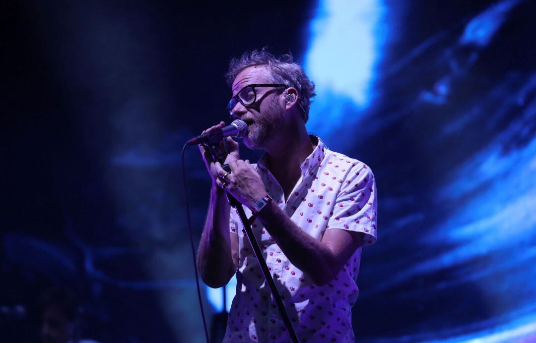 El cantante de The National, Matt Berninger, durante su actuación en la segunda jornada del Mad Cool 2019.