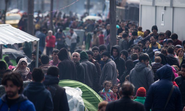 Los refugiados que viven en el campo de Idomeni. 