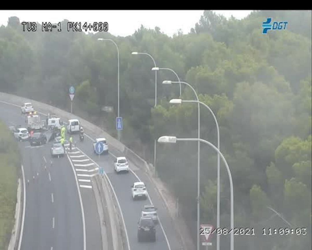 Imagen del accidente de tráfico en la Ma-1.