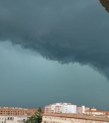 Una fuerte tormenta descargó en Huesca este sábado por la tarde