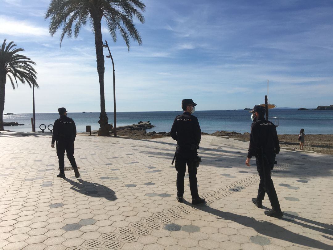 Agentes de la Policía Nacional