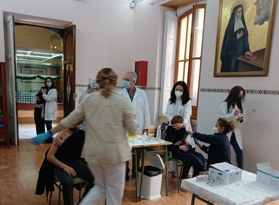 Vacunación en el colegio Carmelitas 