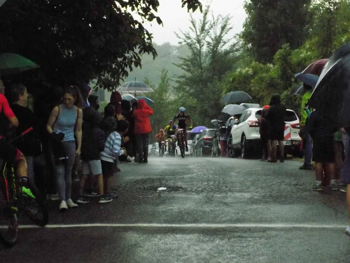 La lluvia no restó espectacularidad a la XXI Puyada a Liri