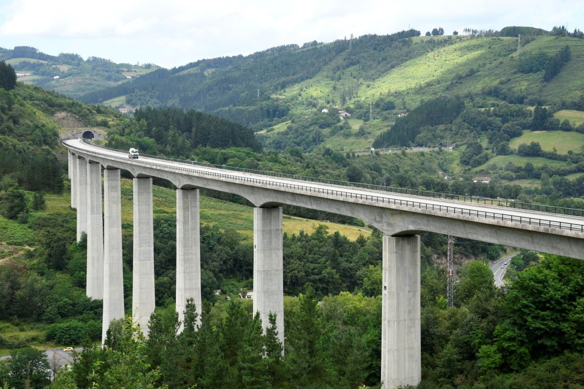 Un viaducto de la &#039;Y vasca&#039;