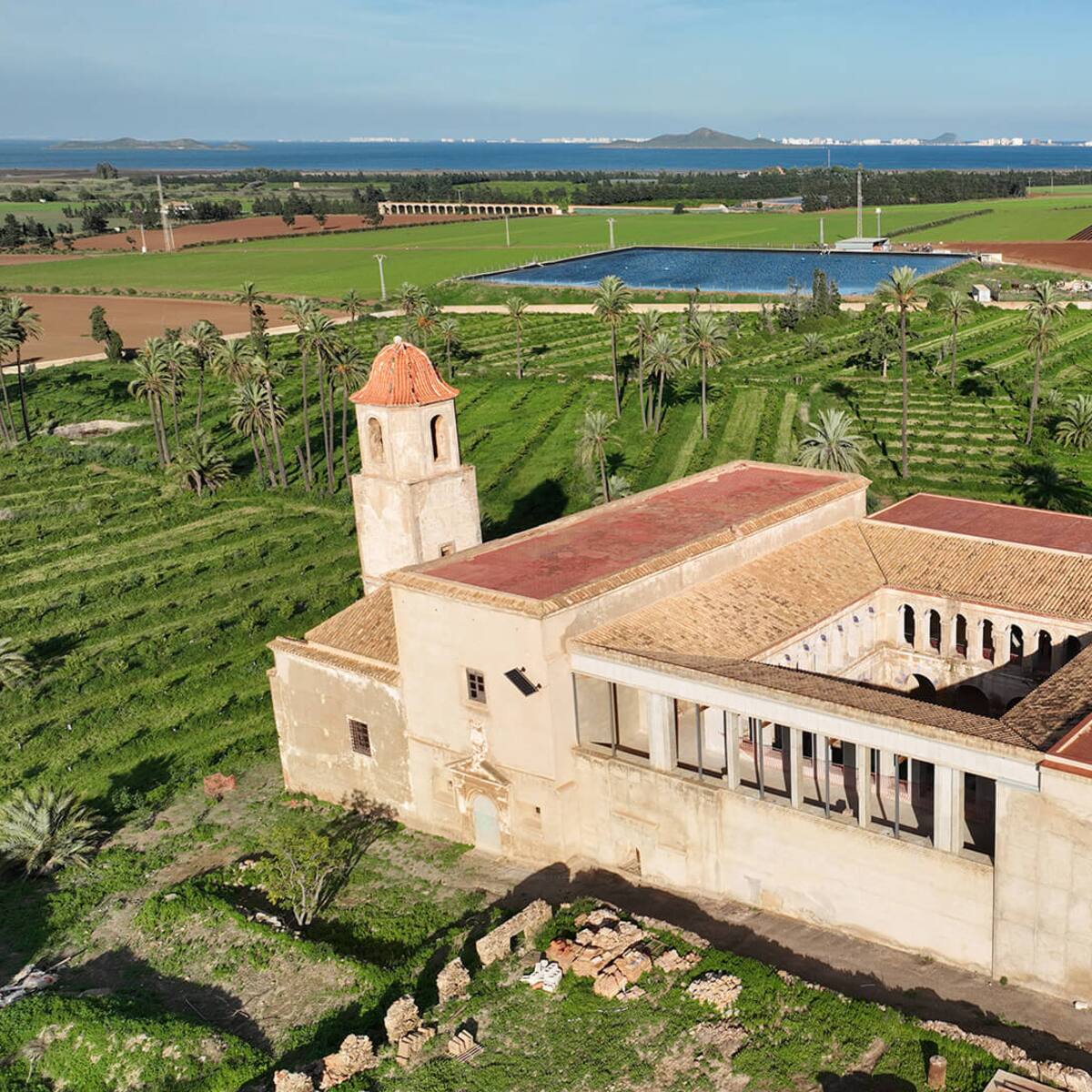 Según la Asociación de Amigos del Monasterio de San Ginés de la Jara, las piezas recuperadas del Monasterio no habrían sido expoliadas