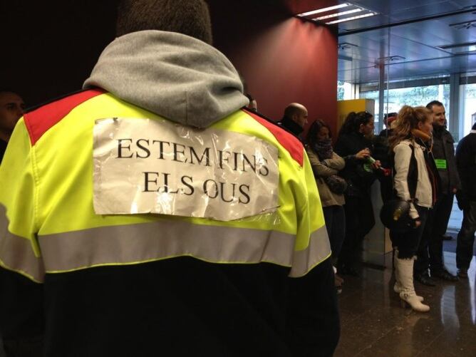 Els Mossos protesten al Departament d'Interior per la manca de recursos i les retallades salarials