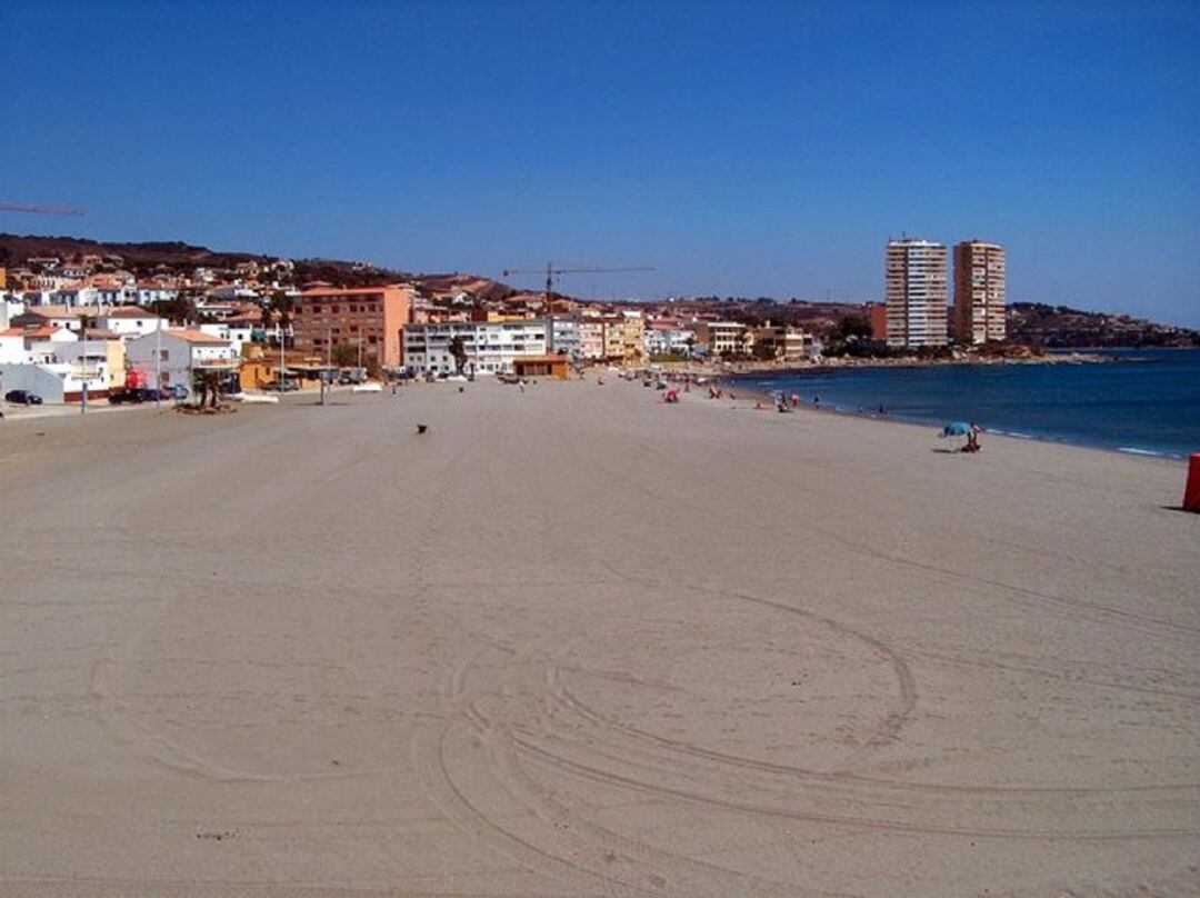 Playa de Torreguadiaro.