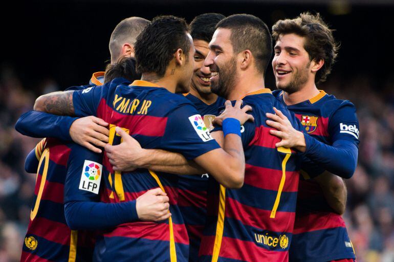 Los jugadores del Barça celebran uno de los goles de Messi ante el Granada