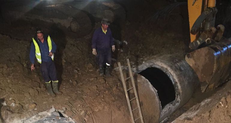 Imagen de la tubería rota en la Janda