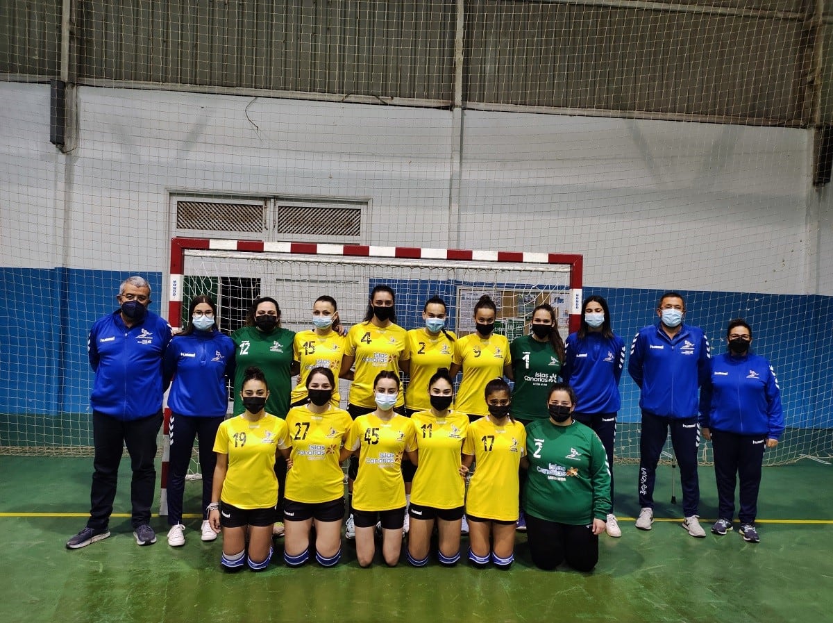 Equipo juvenil femenino del Lanzarote Puerto del Carmen.