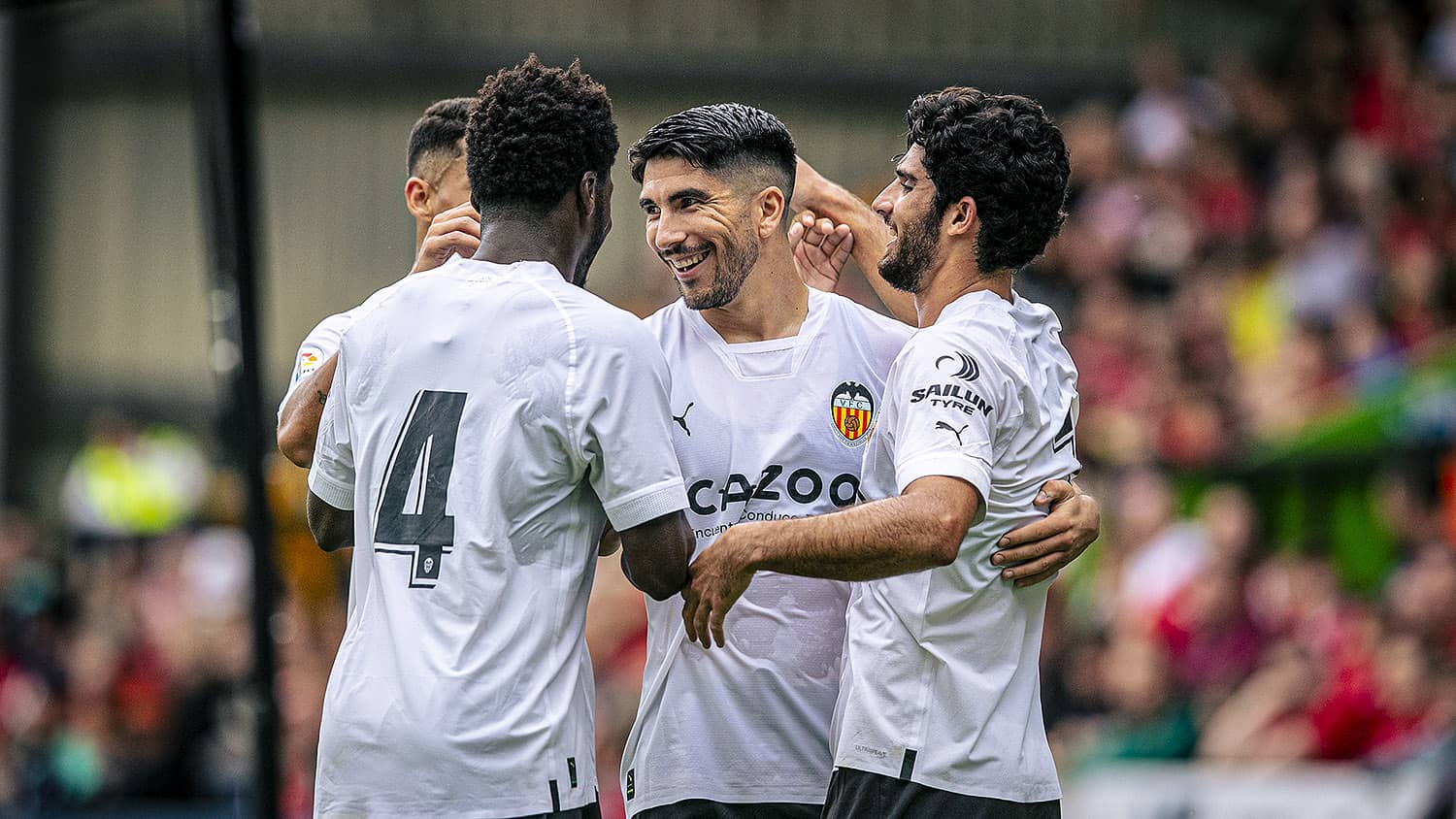 Carlos Soler marca ante el Nottingham Forest